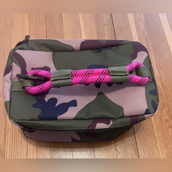 ROVERLUND PET OUT-OF-OFFICE INSULATED FROZEN FOOD CARRY CASE - Picture 4 of 6